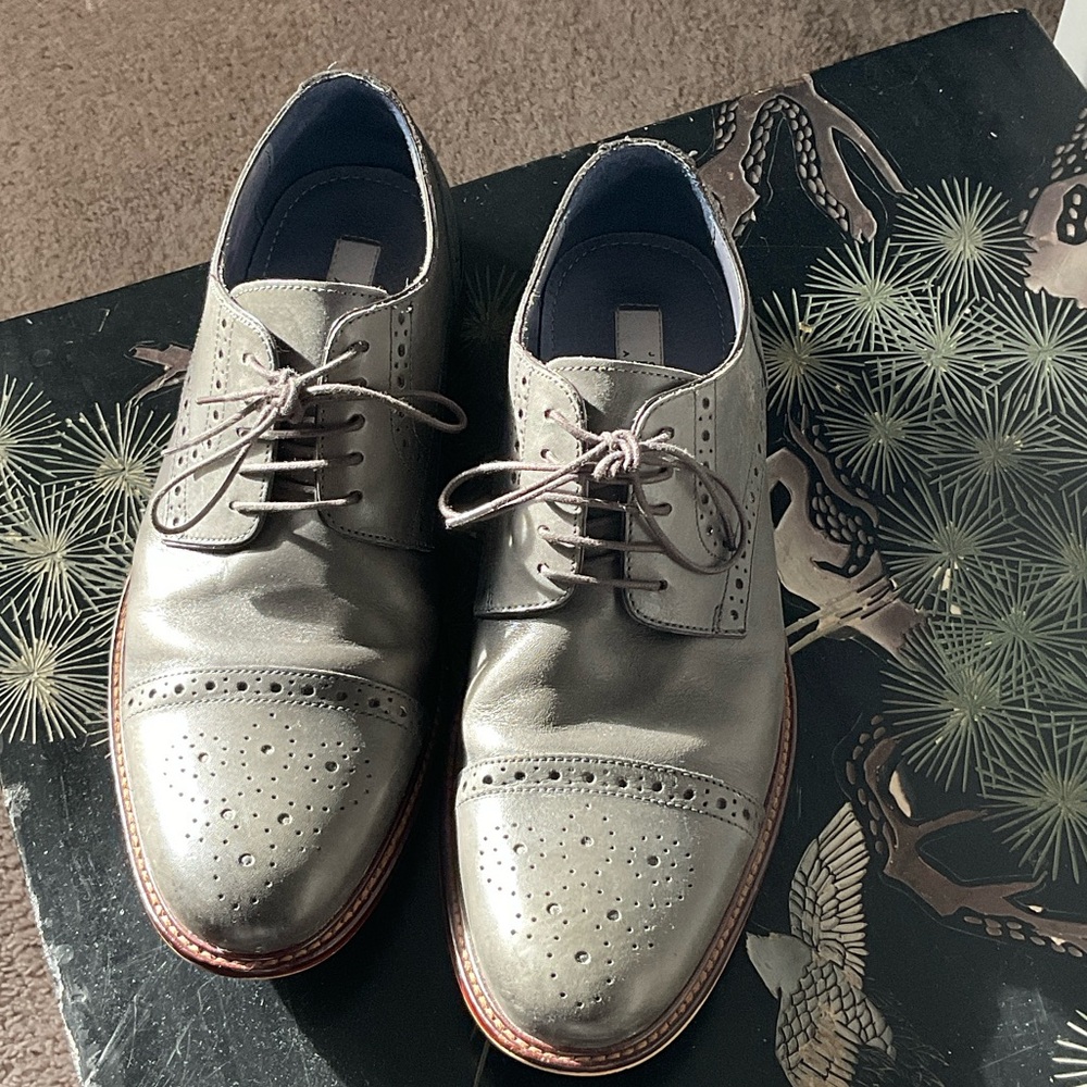 Joseph Abboud Metallic Gray Oxford Shoes.